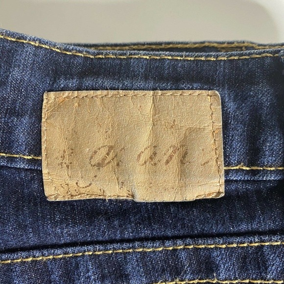 Grane Boot Jr blue jean Size 9 Short Dark Wash Embroidery - Picture 2 of 12